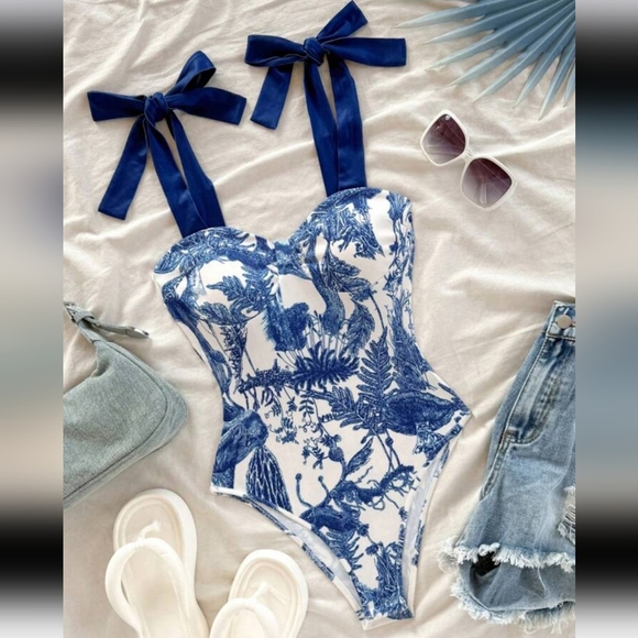 Other - ‼️NEW‼️Blue and White Patterned Swimsuit Size M